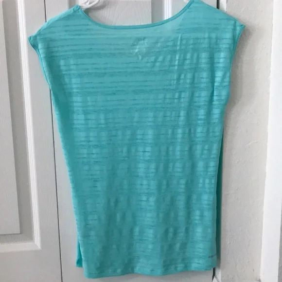 Nike Top - Picture 6 of 6